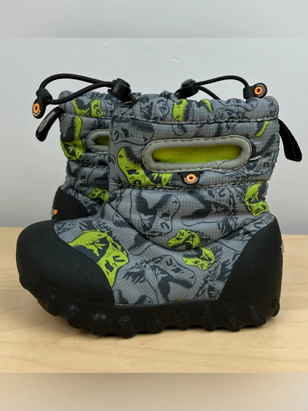 Bogs Infant Kids Size 8.0 Bmoc Dino Snow Winter Boots Lined Waterproof Gray